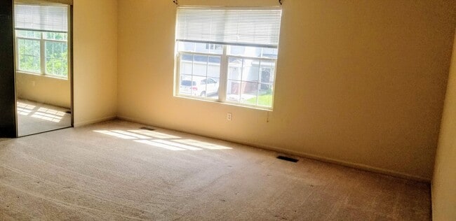Building Photo - 108 Hickory Ridge Dr