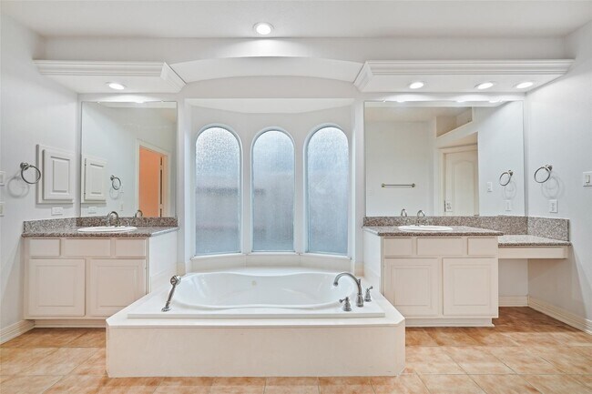 Building Photo - 6915 Monarch Lake Ln