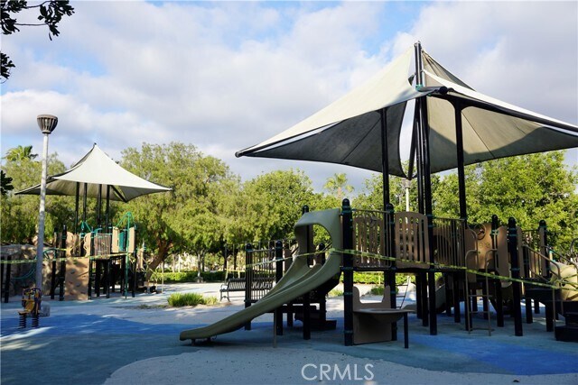 Building Photo - 72 Chantilly