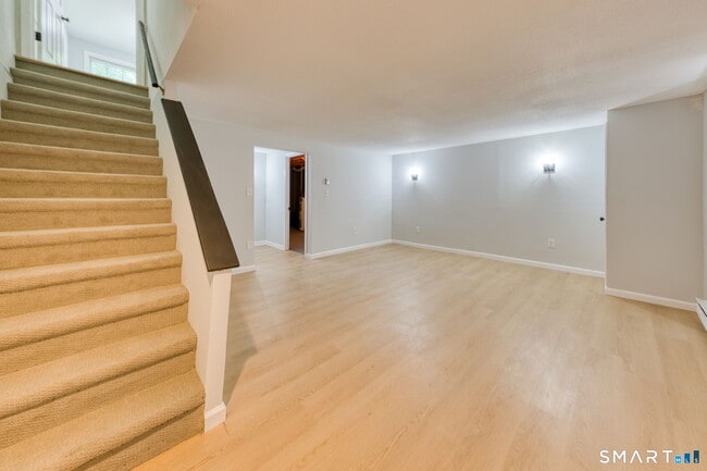 Building Photo - 45 Brandywine Ln