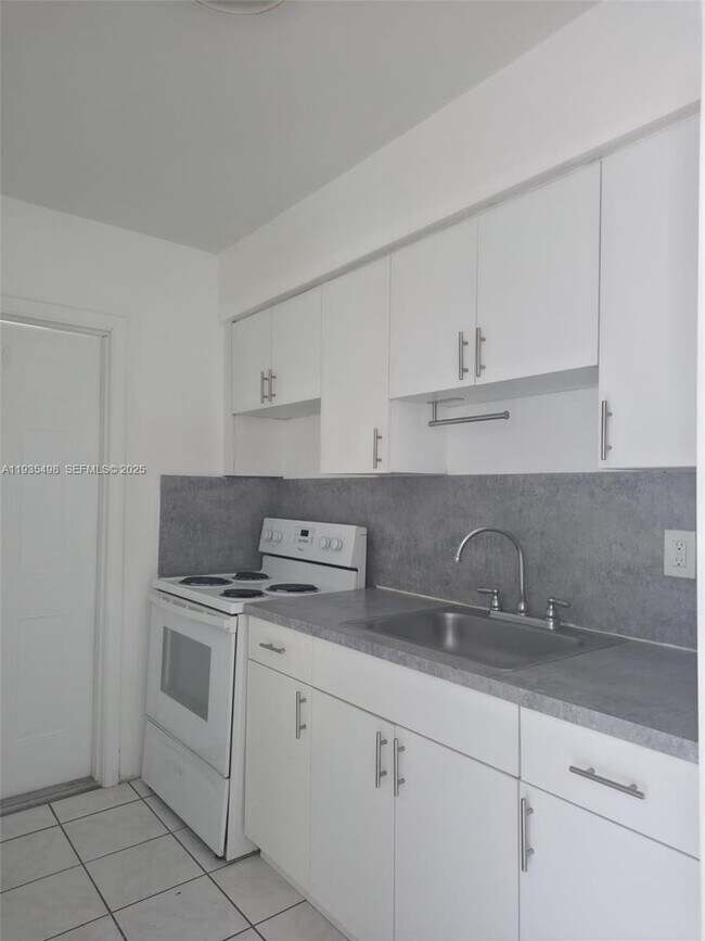 Building Photo - 1610 Liberty St