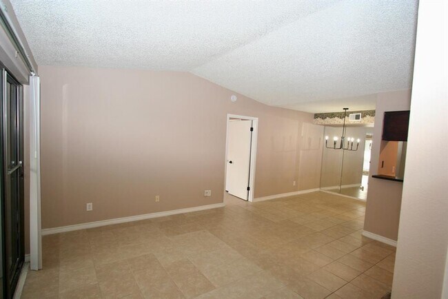 Primary Photo - 17331 Red Oak Dr