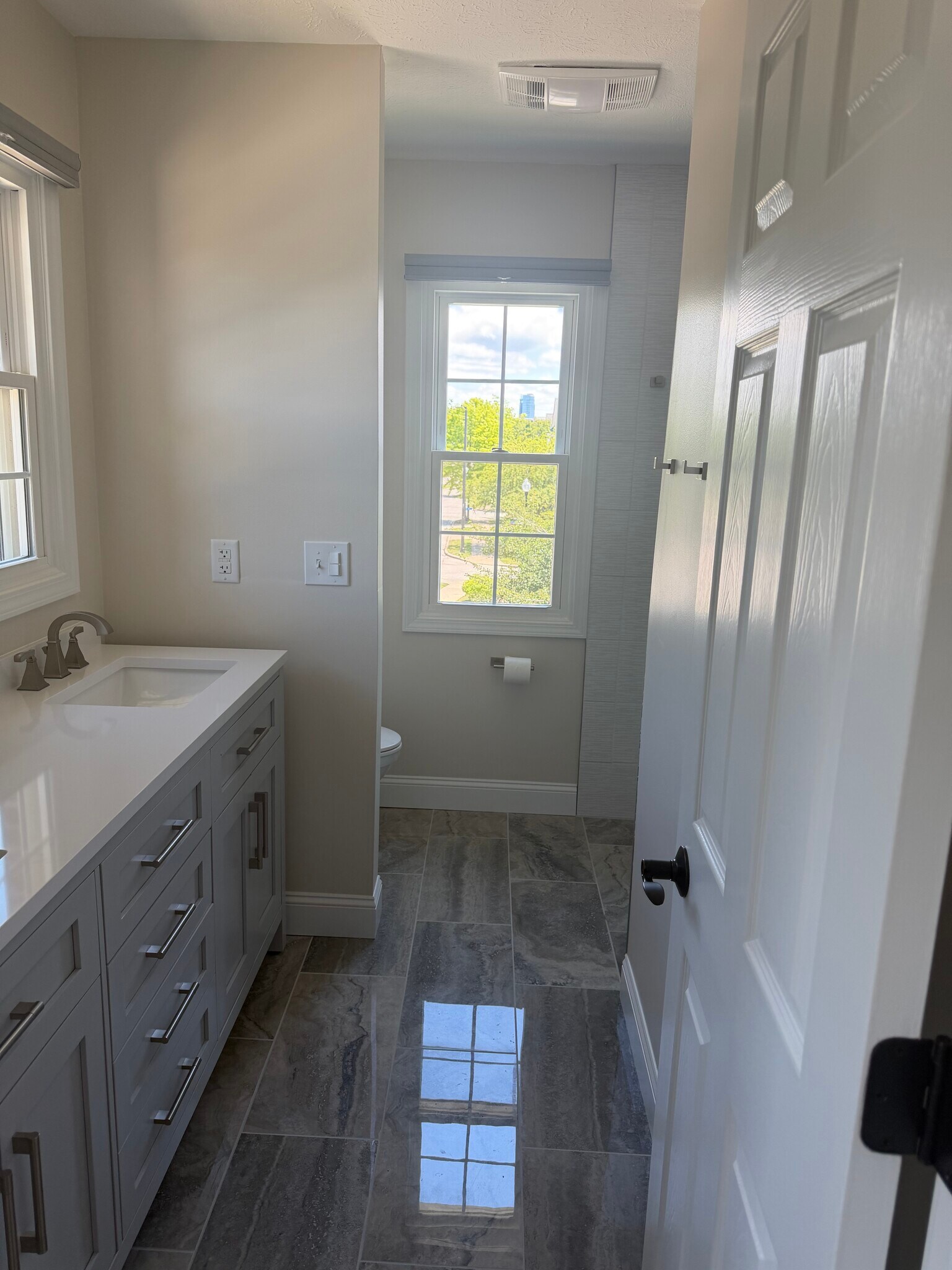 Building Photo - 8148 Chester Pky