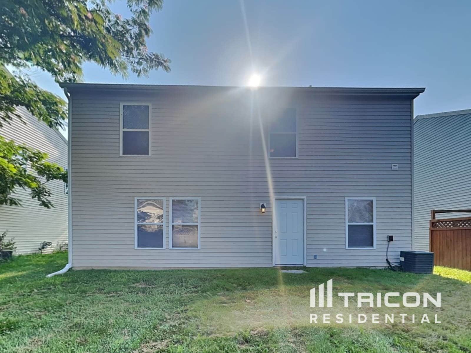 Building Photo - 2168 Olympia Dr