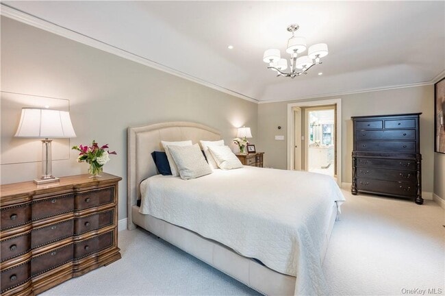 Building Photo - 468 Murray St