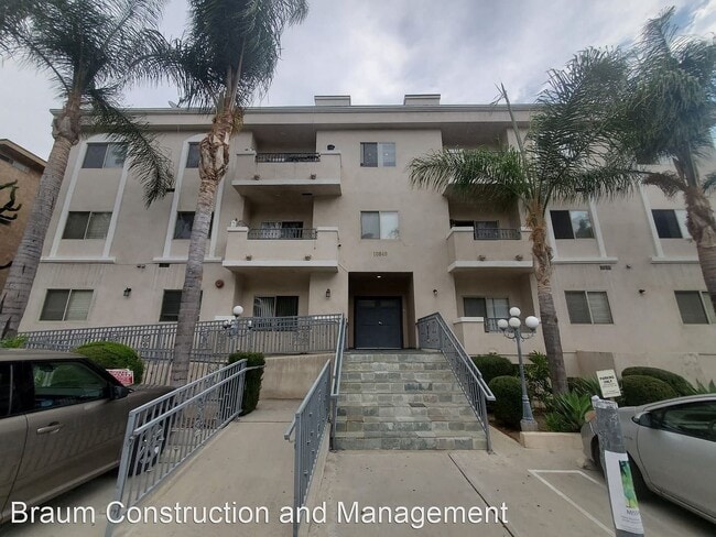 Building Photo - 10849 Fruitland Dr