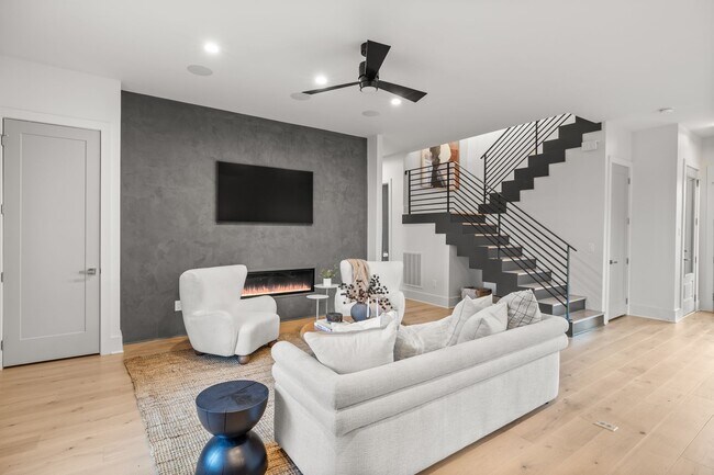 Building Photo - 601 S 9th St