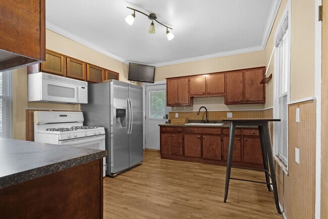 Building Photo - 3 Bed 1 Bath Home for Rent in Chesapeake