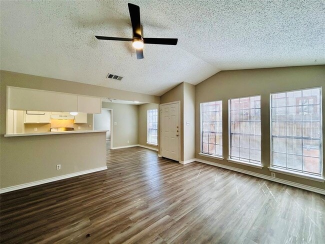 Building Photo - 9400 Kempler Dr