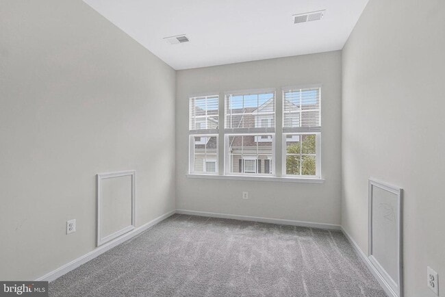 Building Photo - 59 Steeplechase Dr