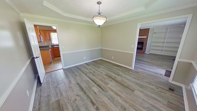 Building Photo - 867 Flintwood Rd