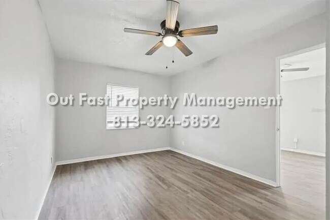 Building Photo - 2920 Emerson Ave S