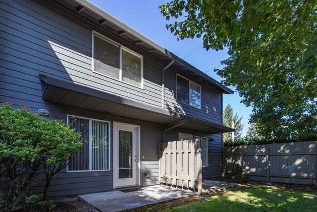 Building Photo - 2 bedroom unit. Pets OK! Lots of upgrades!...
