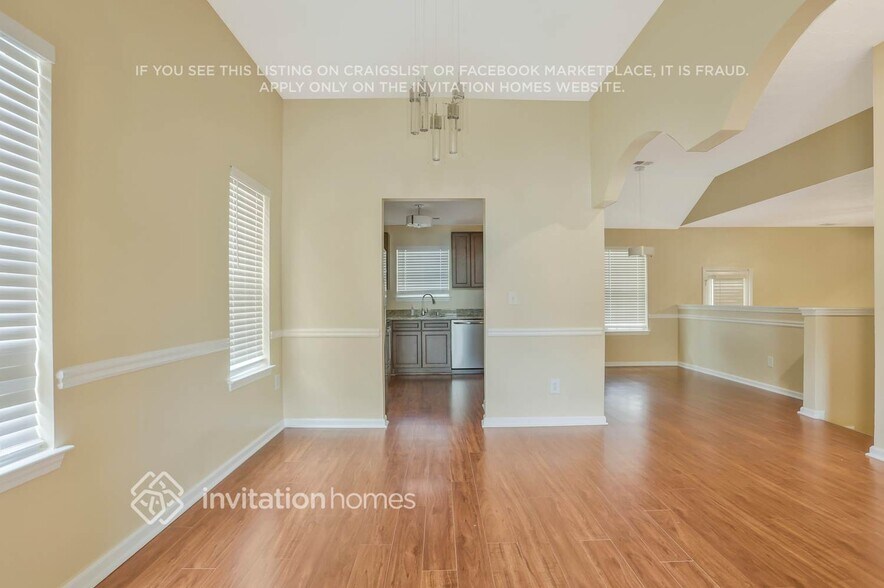 Building Photo - 2952 Two Lakes Cir