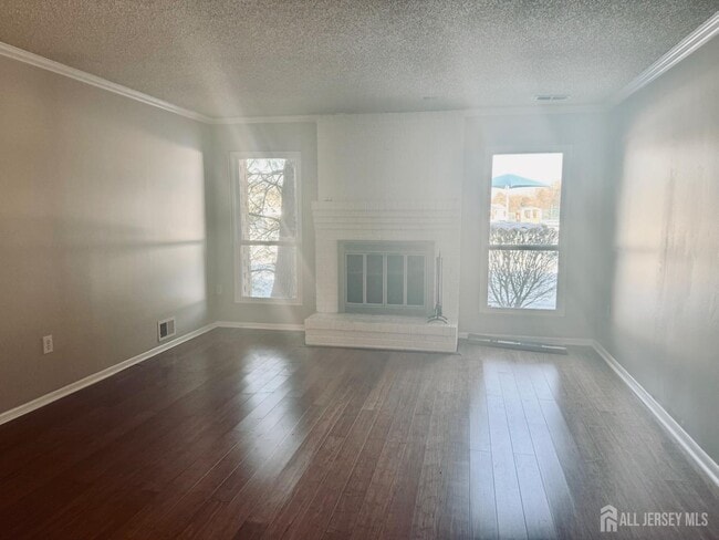 Building Photo - 256 Willowbrook Dr