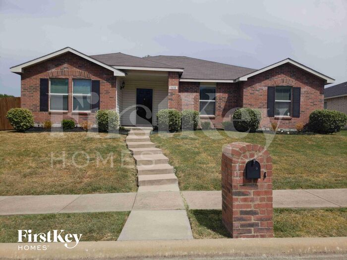 Primary Photo - 1610 Cliffbrook Dr