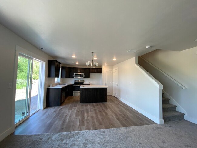 Building Photo - 1403 W Creekside Dr