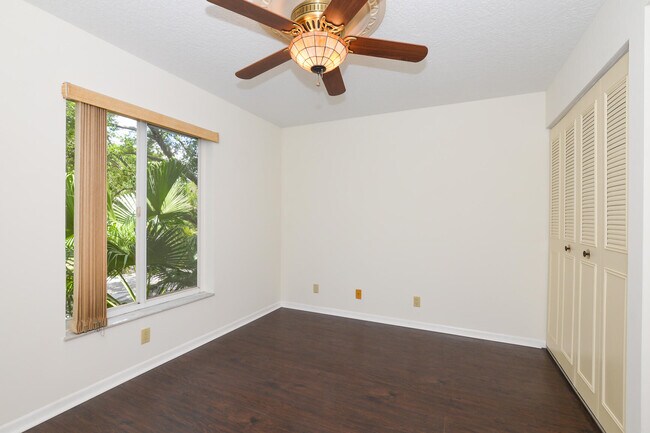 Building Photo - 2504 SE Anchorage Cove