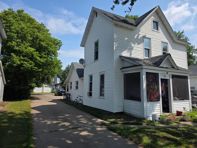 Building Photo - 456 1/2 Platt St