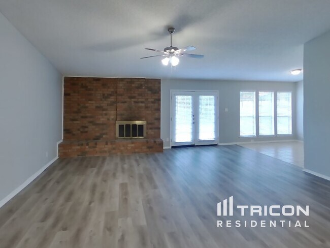 Building Photo - 2813 Whitehurst Dr