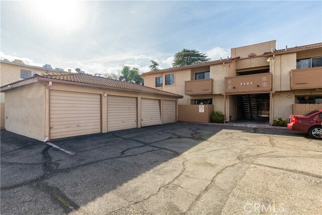 Building Photo - 3121 Spring St