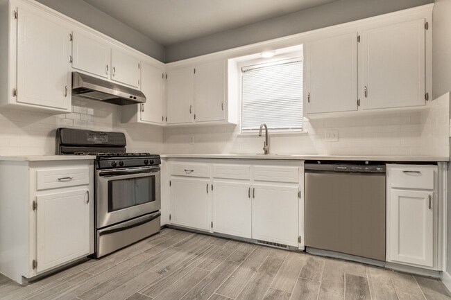 Building Photo - 13817 N Everest Ave