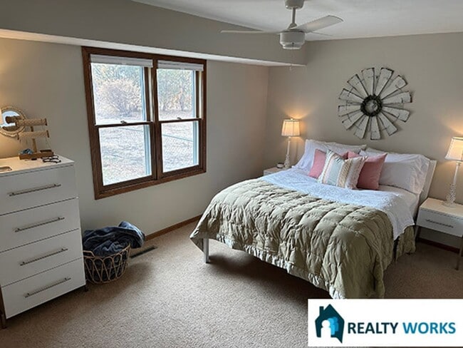 Building Photo - Beautiful 3 Bed Townhome!