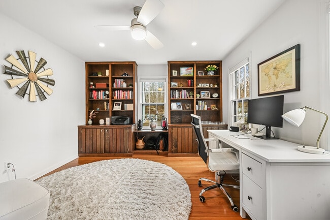 Building Photo - 395 Thayer Pond Rd