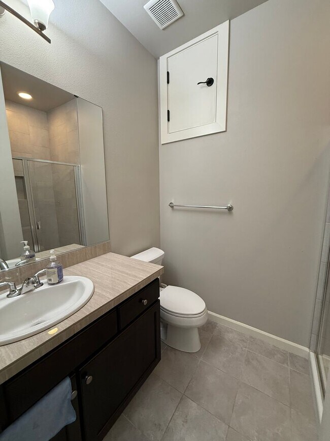 Building Photo - Spacious 3BR + Bonus Timber Creek Home for...