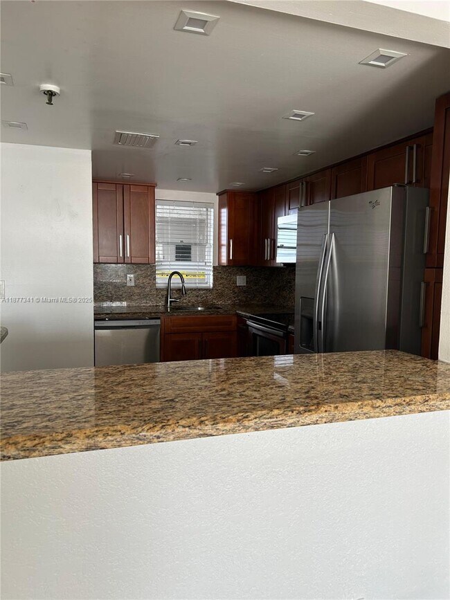 Building Photo - 3100 W Rolling Hills Cir