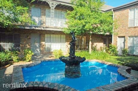 Building Photo - 2213 Fountain View Dr