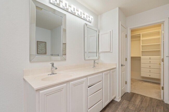 Building Photo - 265 Chipola Cove