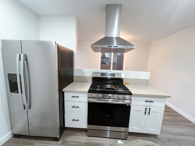 Building Photo - 3572 Nile St