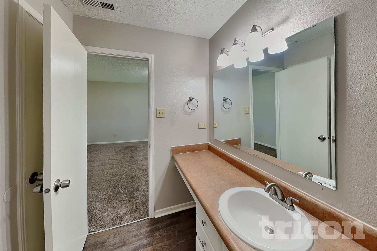 Building Photo - 5753 N Jamestown Dr