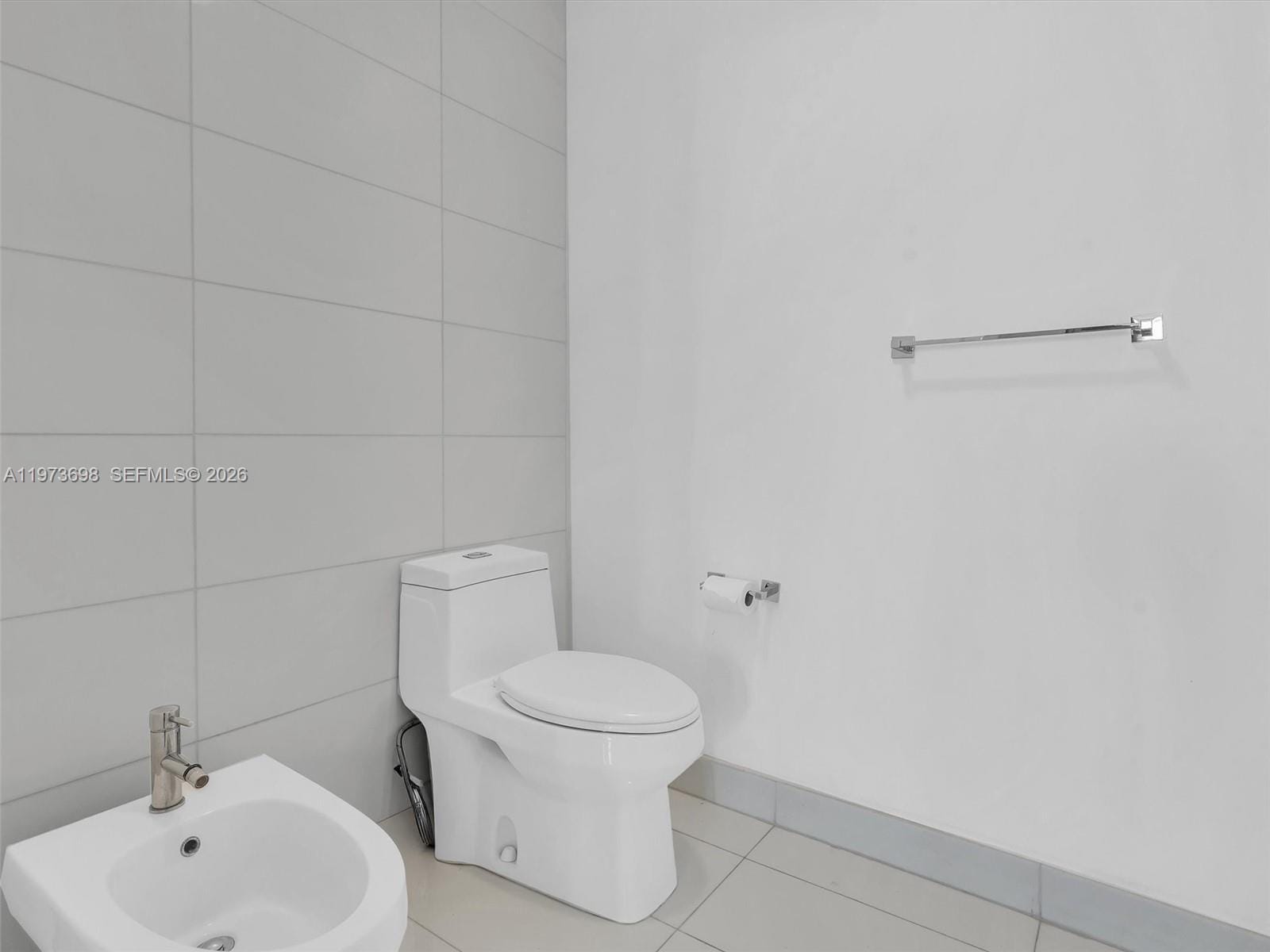 Building Photo - 2020 N Bayshore Dr