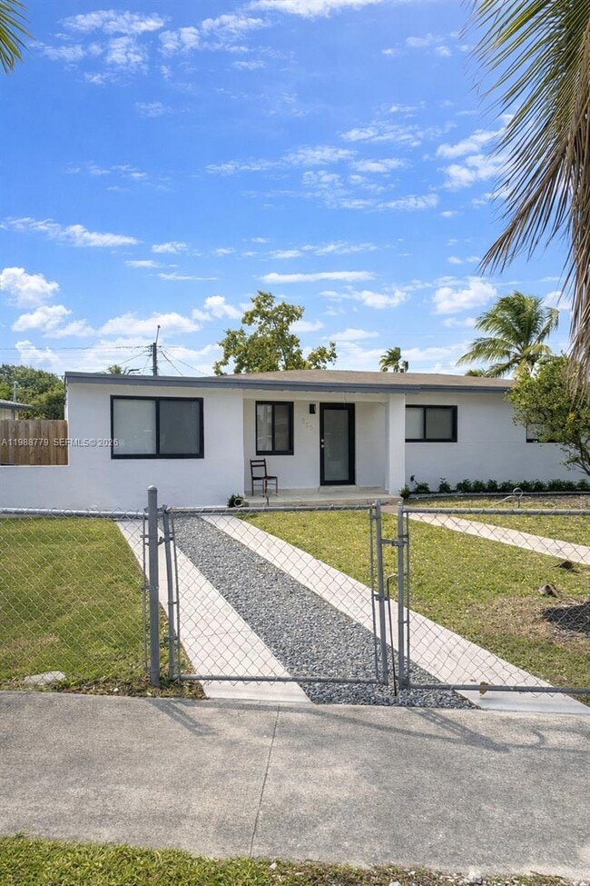 Building Photo - 9831 Martinique Dr