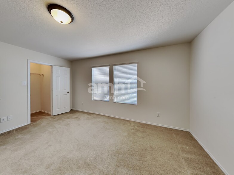 Building Photo - 11919 Silver Pass