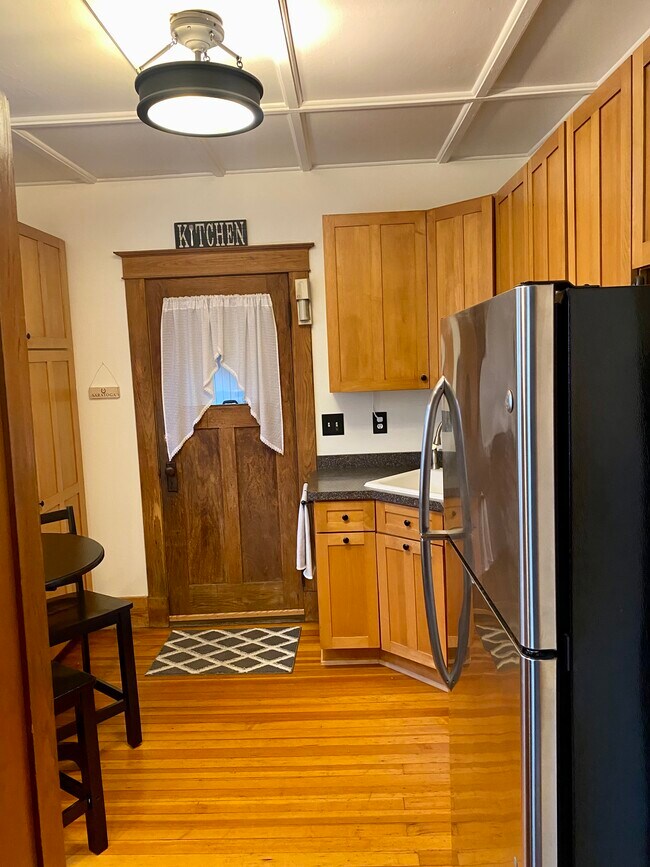 Kitchen - 18 Jumel Pl