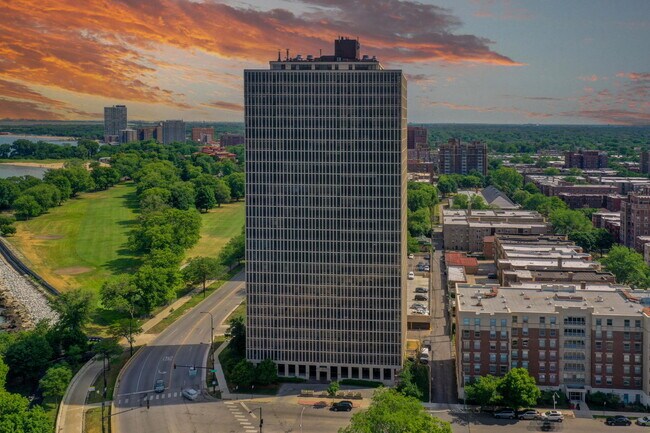 Building Photo - 6700 S South Shore Dr