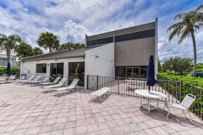 Building Photo - 1605 US-1