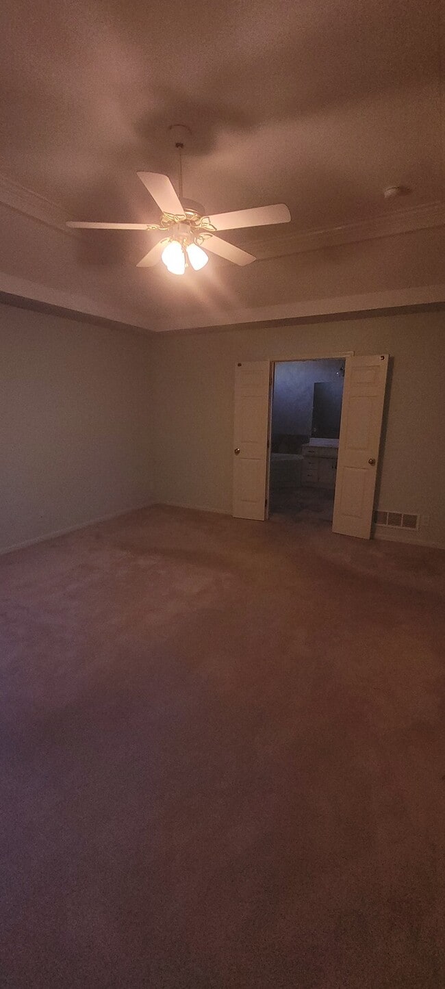 Building Photo - Fruitfully ready for your move in!