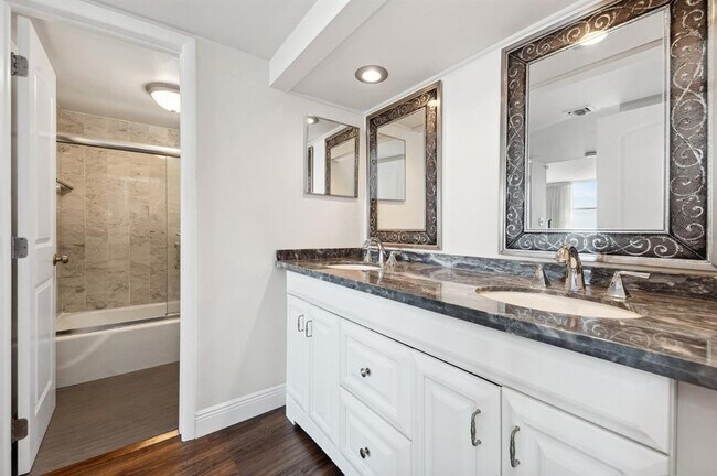 Building Photo - 328 N Ocean Blvd