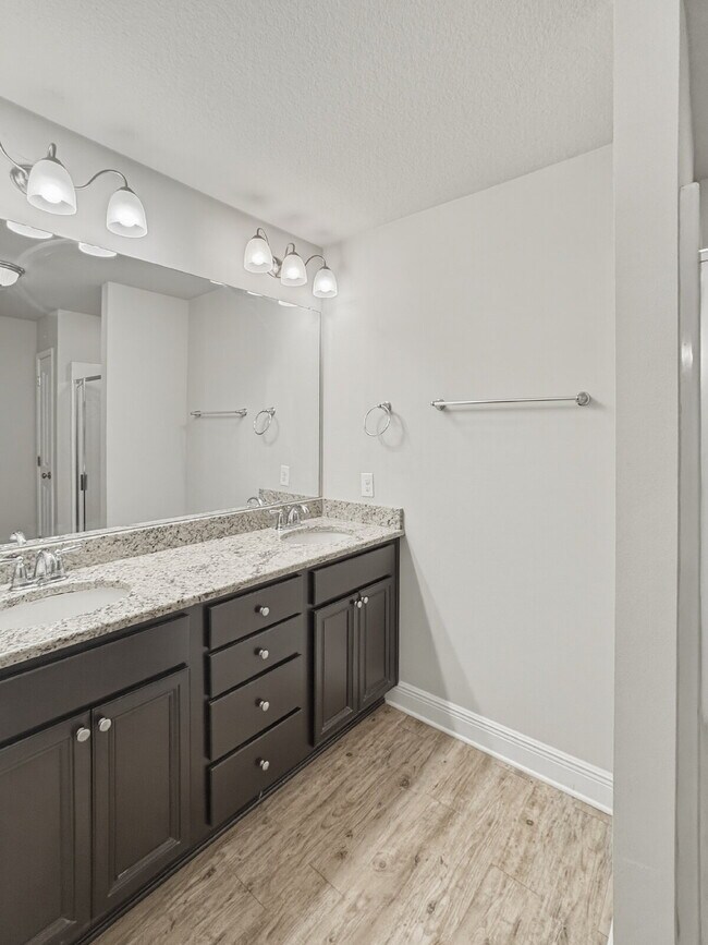 Building Photo - Navarre Lifestyle Living – Minutes to Beach & Base