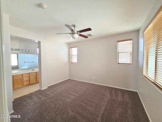 Building Photo - 3909 E Melrose St