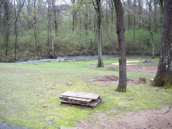 Building Photo - 412 E Lee Ave