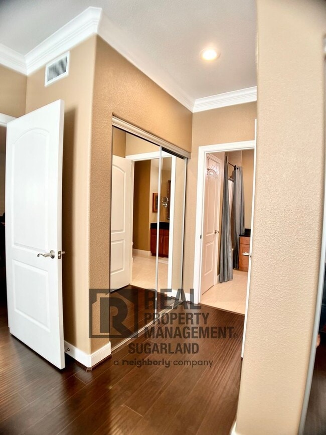 Building Photo - 2299 Lone Star Dr