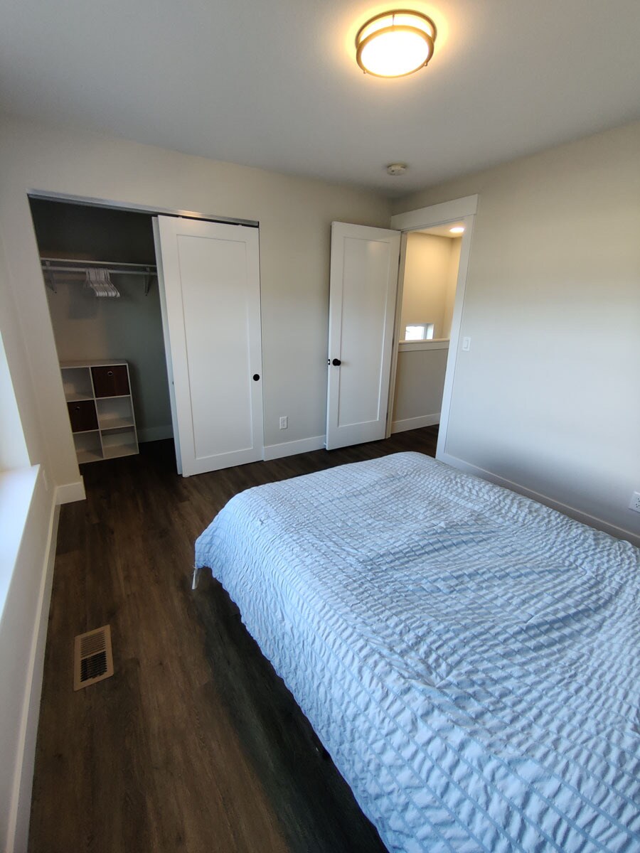 Building Photo - 1205 Fuller St