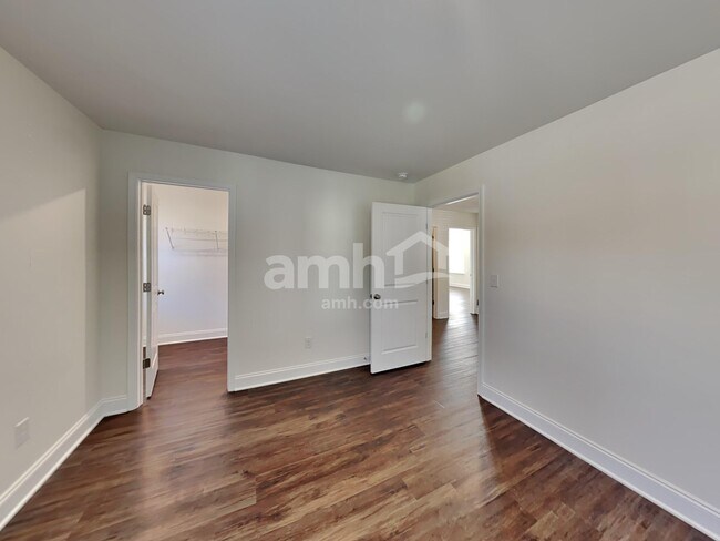 Building Photo - 123 Marin Dr