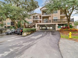 Primary Photo - 70 Helmsman Way