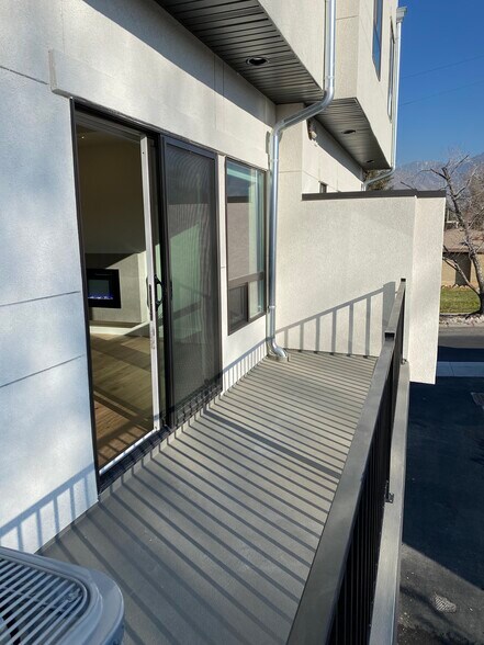 Building Photo - 6996 S Brookhill Dr